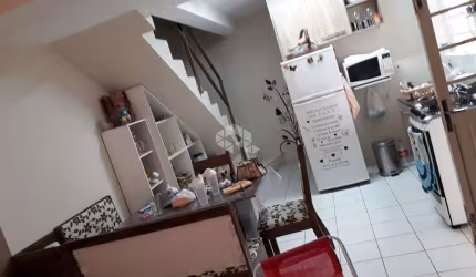 Casa Sobrado no Condomínio Morada das Mangueiras.
