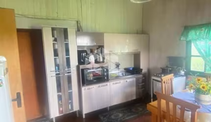 Casa com 03 dormitórios em Alvorada no Bairro Formoza.