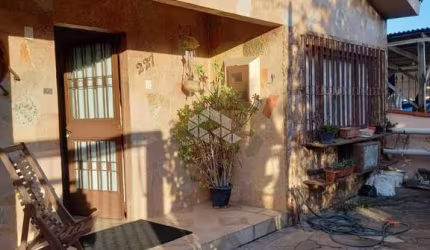 Casa de 04 dormitórios no Bairro Sumaré em Alvorada.