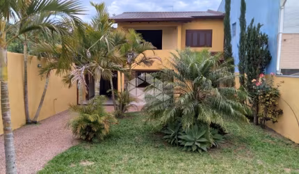 CASA DOIS PISOS.