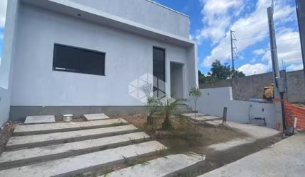Casa Três Dormitórios- Condomínio Green Caminho do Meio.