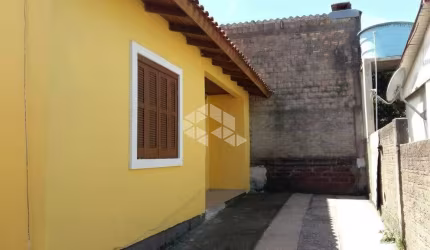 Casa  dois dormitórios a venda