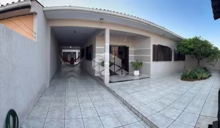 casa quatro dormitórios - Centro Cidreira RS