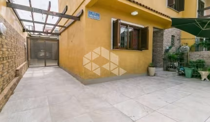Linda casa de 3 dormitórios no bairro Vila Nova