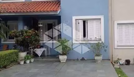 Casa em condominio mobiliada com 3 dormitórios e infra completa.