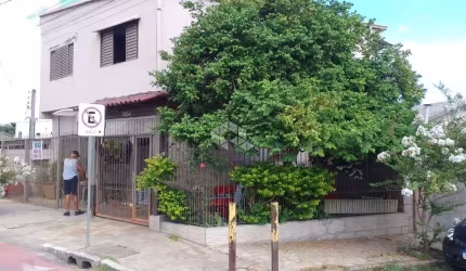 Casa de esquina na Ignês Fagundes