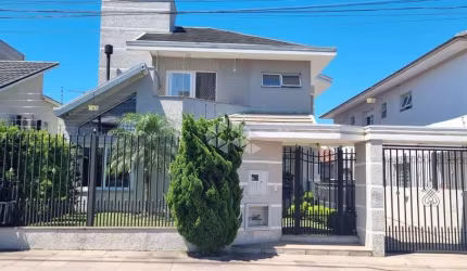 Casa 2 pavimentos com piscina alto padrão Cidade Nova