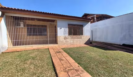 casa de 160m² com 3 dormitórios e 3 vagas no bairro Ipanema