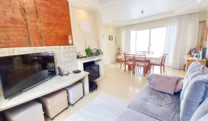 Casa em terreno 11x40 com Piscina, Pátio, 4 dormitórios