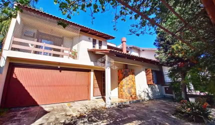 Casa 3 dormitórios, terreno amplo, piscina, Ipanema