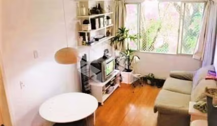 Apartamento de 1 dormitório e uma vaga no bairro Ipanema.