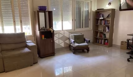 APARTAMENTO COM 3 DORMITÓRIOS, 1 SUÍTE  E 02 VAGAS COM 123M² NO MENINO DEUS!