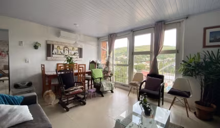 Casa 200m² com 3 dormitorios e 2 vagas no bairro Jardim Carvalho