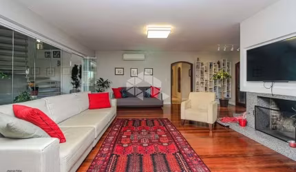 Casa com 5 dormitórios e 6 vagas com 645m² no Sétimo Céu em Poa.