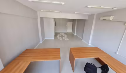 Sala comercial com 50 metros no Centro Histórico.