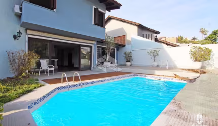 Casa com 4 suítes, piscina, jardim de inverno no bairro Chácara das Pedras