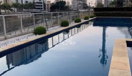 Apartamento de 2 quartos sendo 1 suíte, 3 elevadores, 1 vaga de garagem, à venda no bairro Petrópolis