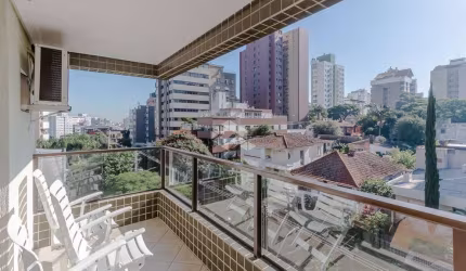 Apartamento com 3 Dormitórios/quartos e 2 box/vagas à venda no Bairro Jardim Botânico em Porto Alegre