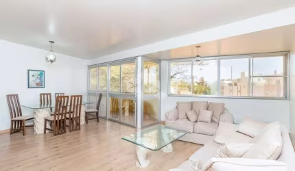 Apartamento com 4 quartos, 165m² no bairro Menino Deus