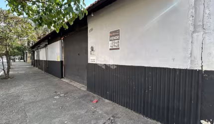 Casa comercial á venda na região de Itaquera - SP