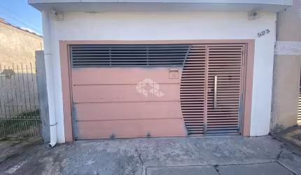 Casa Térrea recém reformada com 304m² com excelente localização.