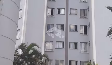 Apartamento á Venda - Cohab José Bonifácio com 58m2