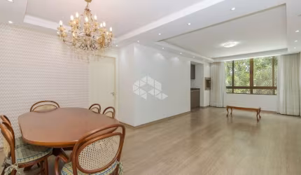 Lindo e amplo apartamento de 3 quartos com 108m²,  2 vagas de garagem, bairro Cristo Redentor , muito bem localizado próximo a  todo o comercio local