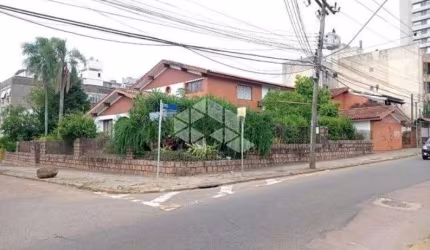 Terreno com 1024m² residencial /comercial / com Casa habitável à venda - Bairro Passo da Areia em Porto Alegre.
