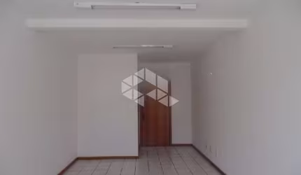 Conjunto com 6 salas individuais com 177 m2, bairro JD. Itú em Porto Alegre.