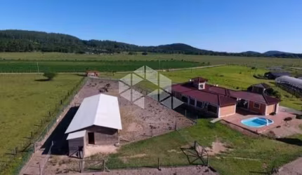 Fazenda/Sítio com 4 Quartos e 3 banheiros à Venda, 40.000m² , Bairro Lami