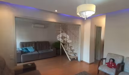 Excelente casa com 5 quartos, suíte, closet, lareira, salão festas/gourmet, piscina, 5 vagas