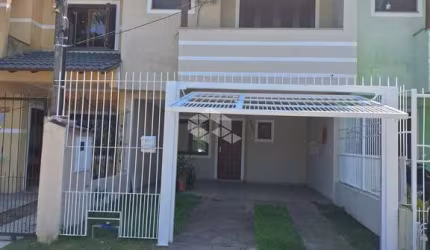 Sobrado de 3 pisos e pátio no Bairro Hípica, com 183,19 m2