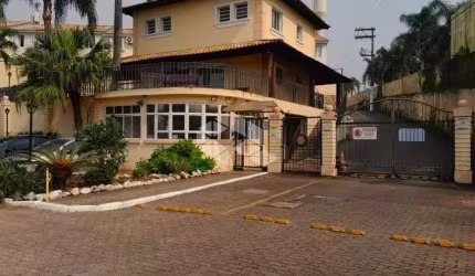 Casa em condominio 3 dormitórios 2 vagas