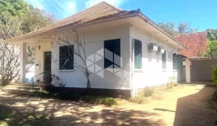 Casa à venda na Zona Sul de Porto Alegre com vista espetacular para o Guaíba