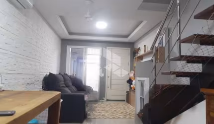 Casa a venda 2 dormitórios 2 suítes semi mobiliada com piscina na hípica zona sul de Porto Alegre.