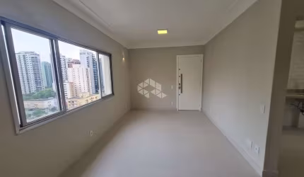 Apartamento reformado com 3 dormitórios (1 suíte) à venda, 86 metros quadrados e 1 vaga - Moema - São Paulo/SP
