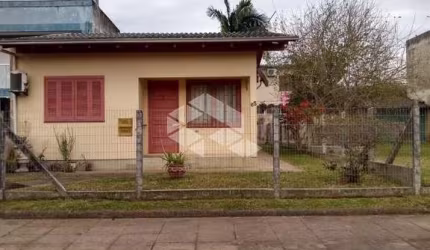 Casa a venda de 2 dormitórios em Torres - RS