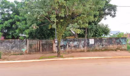 Terreno no Asfalto de Esquina Prox. ao Cemitério