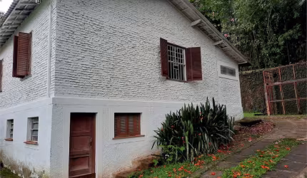 Chácara á venda no centro da Vila São José!