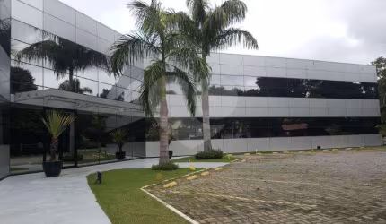 Prédio Comercial/Industrial á venda em Interlagos SP - construção moderna envidraçada