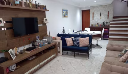 Sobrado à venda com 04 quartos - Campo Grande