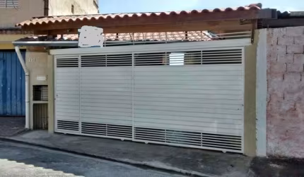 Sobrado a venda região do Sesc Interlagos. Não aceita financiamento.