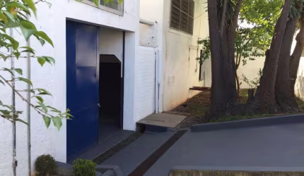 Galpão para fins Comerciais- Aluguel -  na Terceira Divisão de Interlagos!