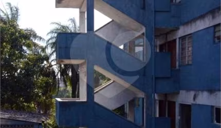 Apartamento reformado com 02 dormitórios a venda - Região Grajaú -