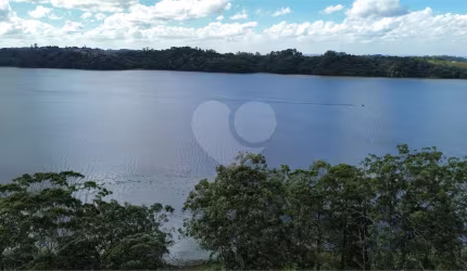Terreno plano de 1008 m² em condomínio fechado - Região Parelheiros