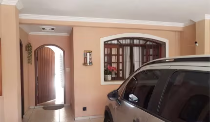 Casa com 03 dormitórios para venda no Campo Grande