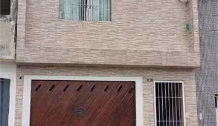 Sobrado a venda no Jd Lucélia  4 Dorm, 4 Banheiros 2 Vagas