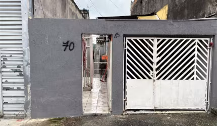 Casa a Venda para renda no jardim Mirna