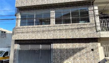 Sobrado a Venda no Grajau com 3 Dorm 1 Suite  Lindo Sobrado Amplo e Reformado à Venda no Grajaú