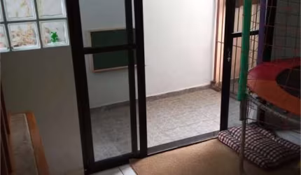 Sobrado com 2 casas á venda - Jd  Graúna.